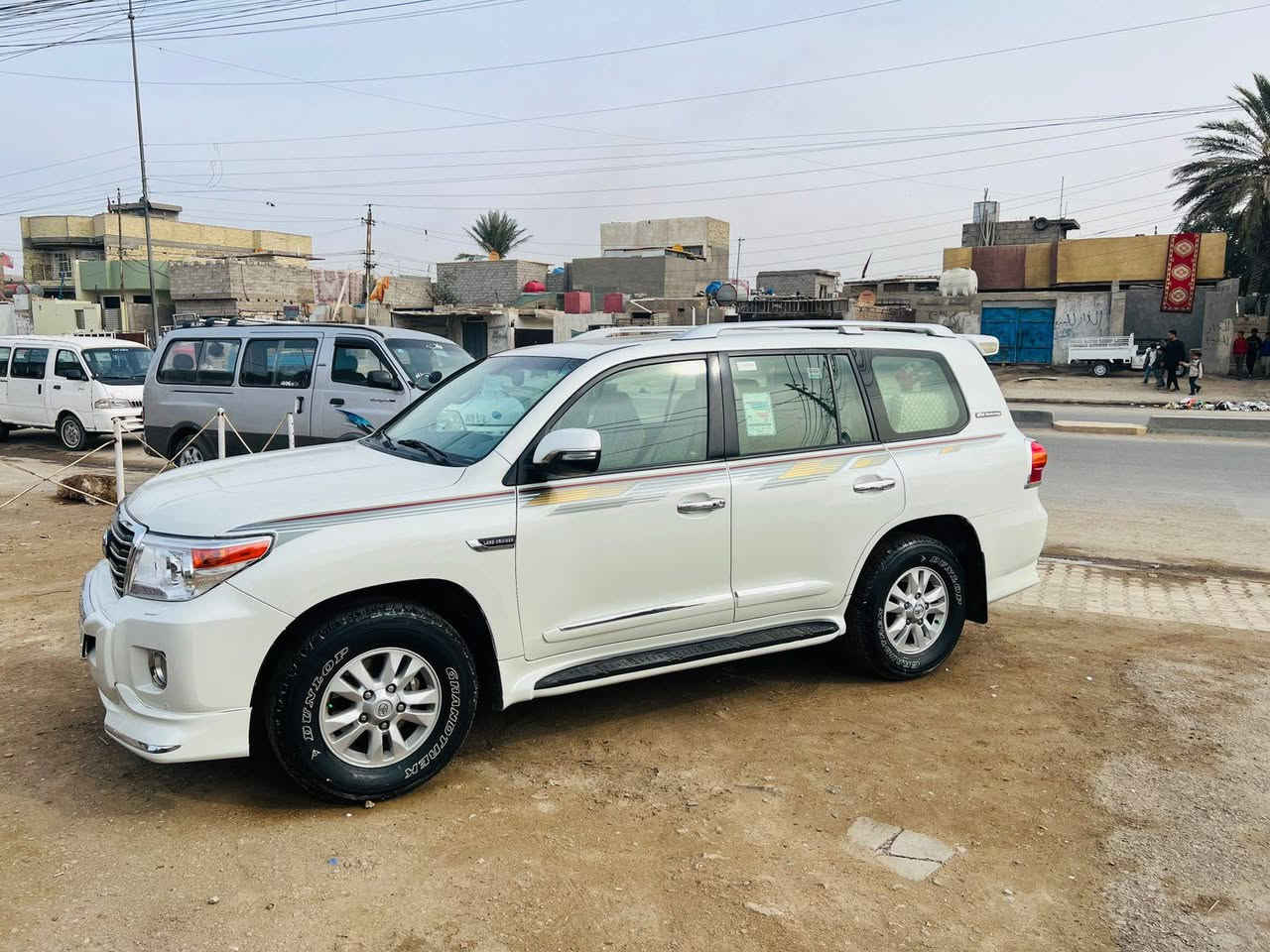 السلام عليكم للبيع لاندكروز جكساره موديل 2010 محدثه 14رقم بغداد بسمي اخوان سياره بيهه مكانات صبغ اثر جفيه خفيفه بدون دواخل 6سلندر مواصفات معروفه اخوان ابيع مستعجل مكان السياره بغداد الاستفسار ***********
