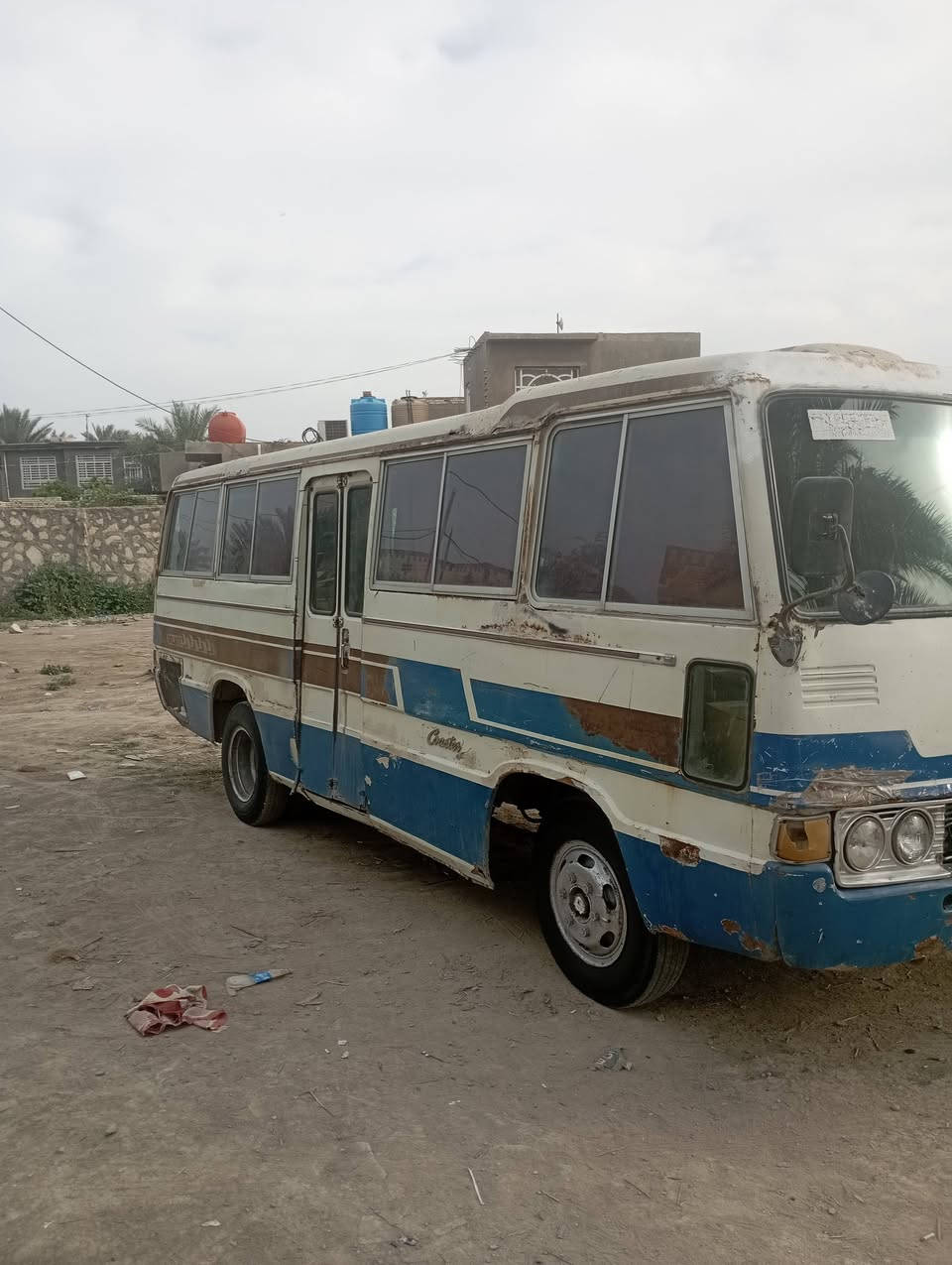 سلام عليكم كوستر قديم نضيفه للبيع تحويل موجو.   اب 4مليون اوبيه مجال قليل المكان حله سياحي دولاب الشراي***********‬‏ او امروس اب جنبي موصليه
