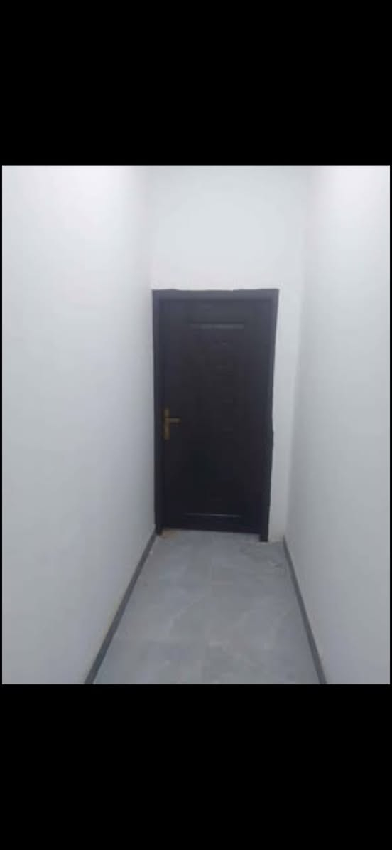 بيت بناء جديد للاجار طابق ارضي في منطقة مهيجران 📌📌
 
يحتوي على غرفتين منام +مطبخ+ديوان +كليدورات ثنين+مناور ثنين  البيت مجهز للسكن من كل شئ خزان ماء اساله وخزان ماء حلو وماطور تصعيد ماي مع بوستر واضويه  وكيزر 
المؤجر يفرش ويكعد  
 سعر الايجار 400
* يبعد عن شارع ابي الخصيب الداخلي دقيقة ب سيارة ايضاً جميع الخدمات يمها من مستوصف ومطعم ومخبز وفرن و مدراس وجامع وحسينيه
للاستفسار عن القياسات والامور الاخرى اتصال على الرقم او تواصل على الواتساب
***********
