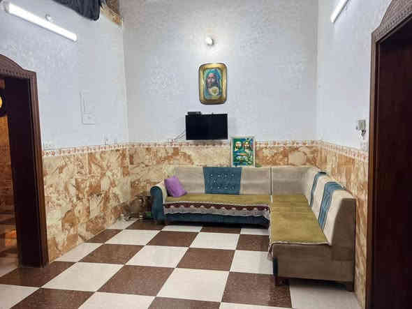 اعلان من #النيزك_للعقار لبيع وشراء الاراضي و الدور الزراعية والسكنية والمقاولات العامة 
--------------------------------------------
مشتمل للبيع  بموقع ممتاز 
موقع البيت - صلاح الدين - قضاء بلد - الجويدة ..خلف دار الاستاذ سلام راتب 

يتكون الطابق الارضي 
-استقبال
- غرفة
- مطبخ 
- صالة كبيرة
- صحيات 
-منور 

يتكون الطابق الثاني من 
غرف عدد 2 

مساحة البيت : 100م 

📄 نوع العقار : طابو صرف

--------------------------------------------
للاستفسار والتواصل : *********** - ***********

او زيارة مكتبنا الكائن في - صلاح الدين - بلد - شارع الامير - مقابل عيادة الدكتور قاسم حاتم
