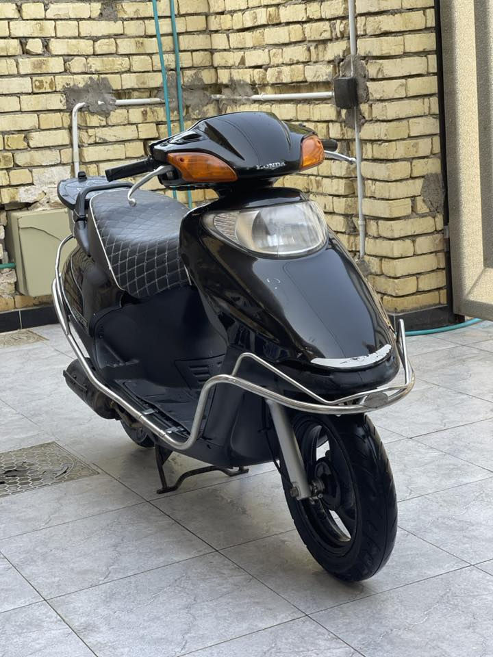 سبيسي ياباني الدراجة كلها بلاد كفراتها الاصلية مستعجل على بيعتها السعر 550
***********
