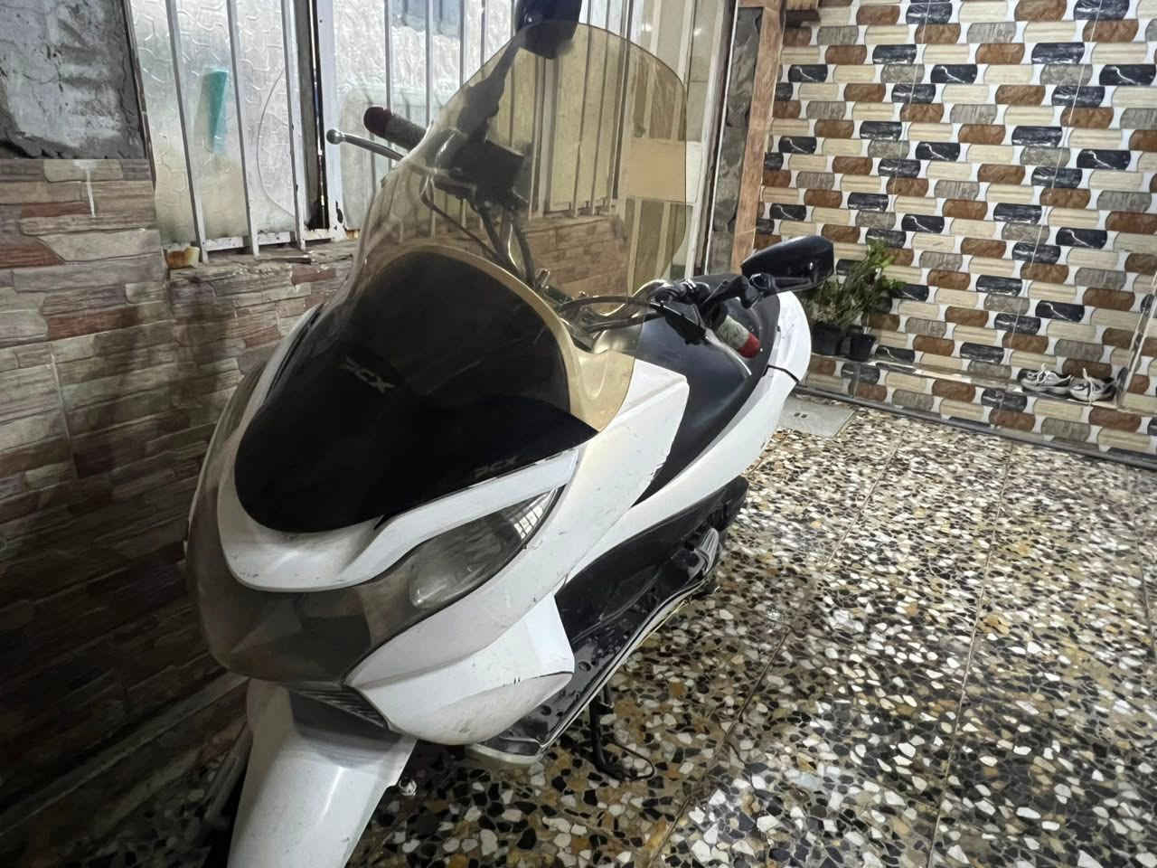 دراجه للبيع نوع هوندا pcx التواصل***********
