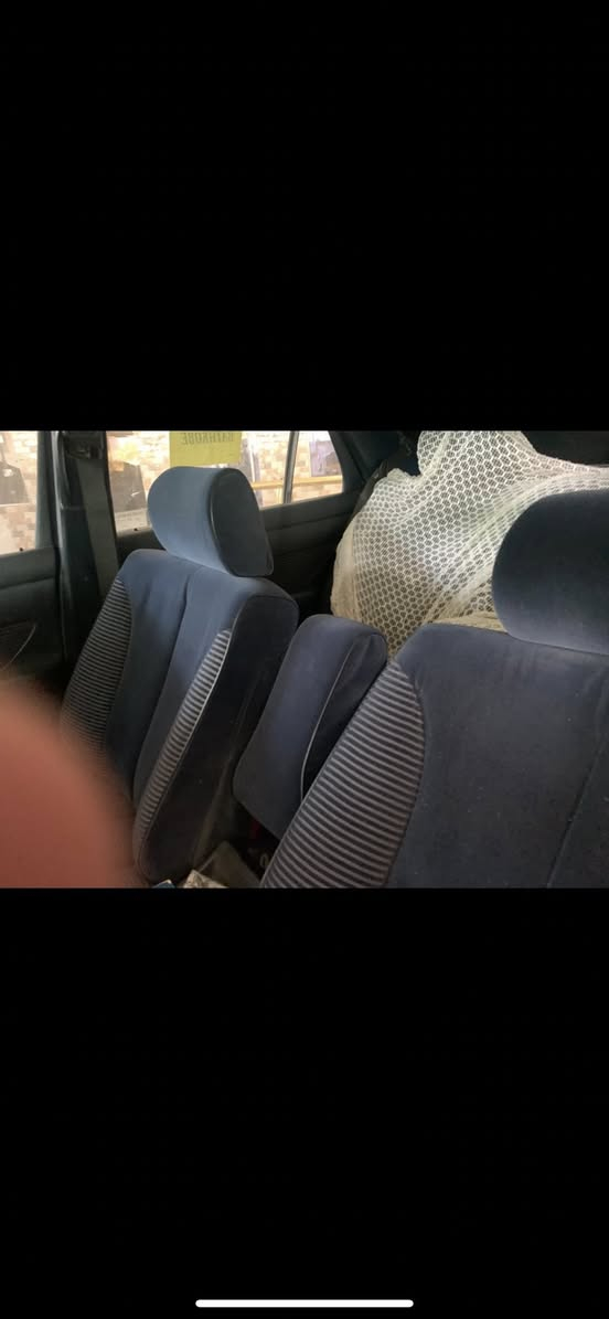 مارسدس حبري بلادي متروكه مع مفاتيح الشركه وغرفه زيرو من الجداده وسلايت وكشن كهرباء قلة بمستواه موجود والاخرى الرصاصي صدر الحمام بلادي عدا ربع بالبنيد وفول غرفه جلد كشن كهرباء وسلايت وللعلم الحبري سيدي جنجر١٢قرصمع تليفون وباسمي مخزونات للاتصال***********
