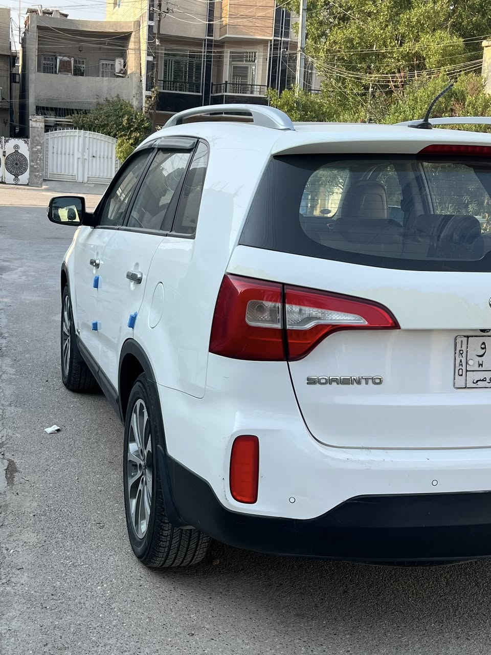 السلام عليكم كيا سورنتو 2015 قطري فول موصفات 
 محرك سته سلندر سبعه راكب ..محرك وكير كفاله 
سياره مكفوله كفاله عام من الصبغ فقط….. بيها مثل ما موجود بالصوره اربع اصابع بارد سياره جديده ع ايدي
ماشيه 120 حقيقيي 
ملاحضه سياره ألفور ويل مشيول 
السعر المطلوب 217 وبيها مجال بسيط اتصال ***********
