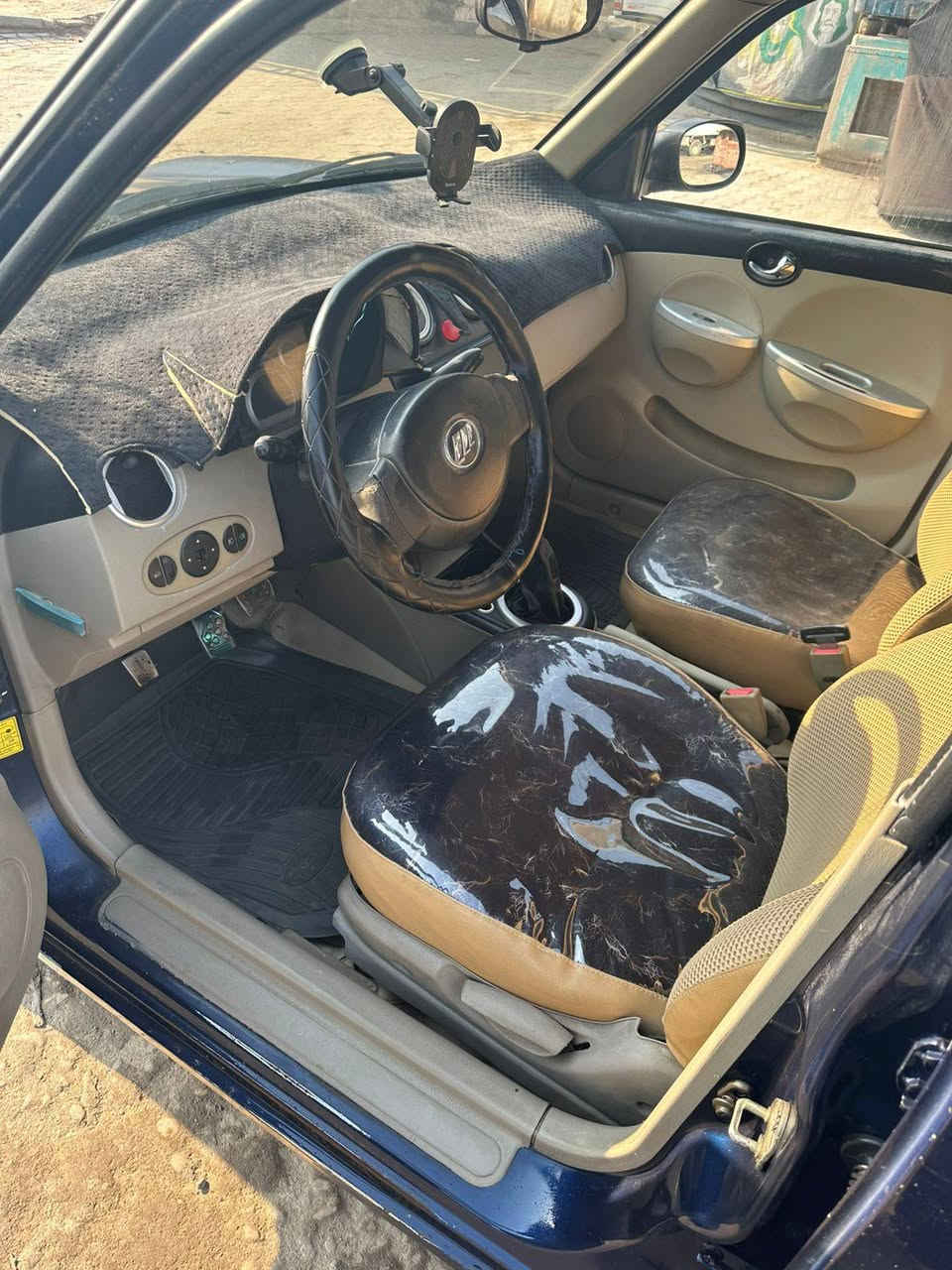 السلام عليكم ليفان 320 للبيع مديل 2012 رقم بابل سنويه ساقطه مداور ثاني يوم سعر 26 بي مجال سياره نضيفه مكانه نجف كوفه تجي تفحص وتشوف تواصل ***********
