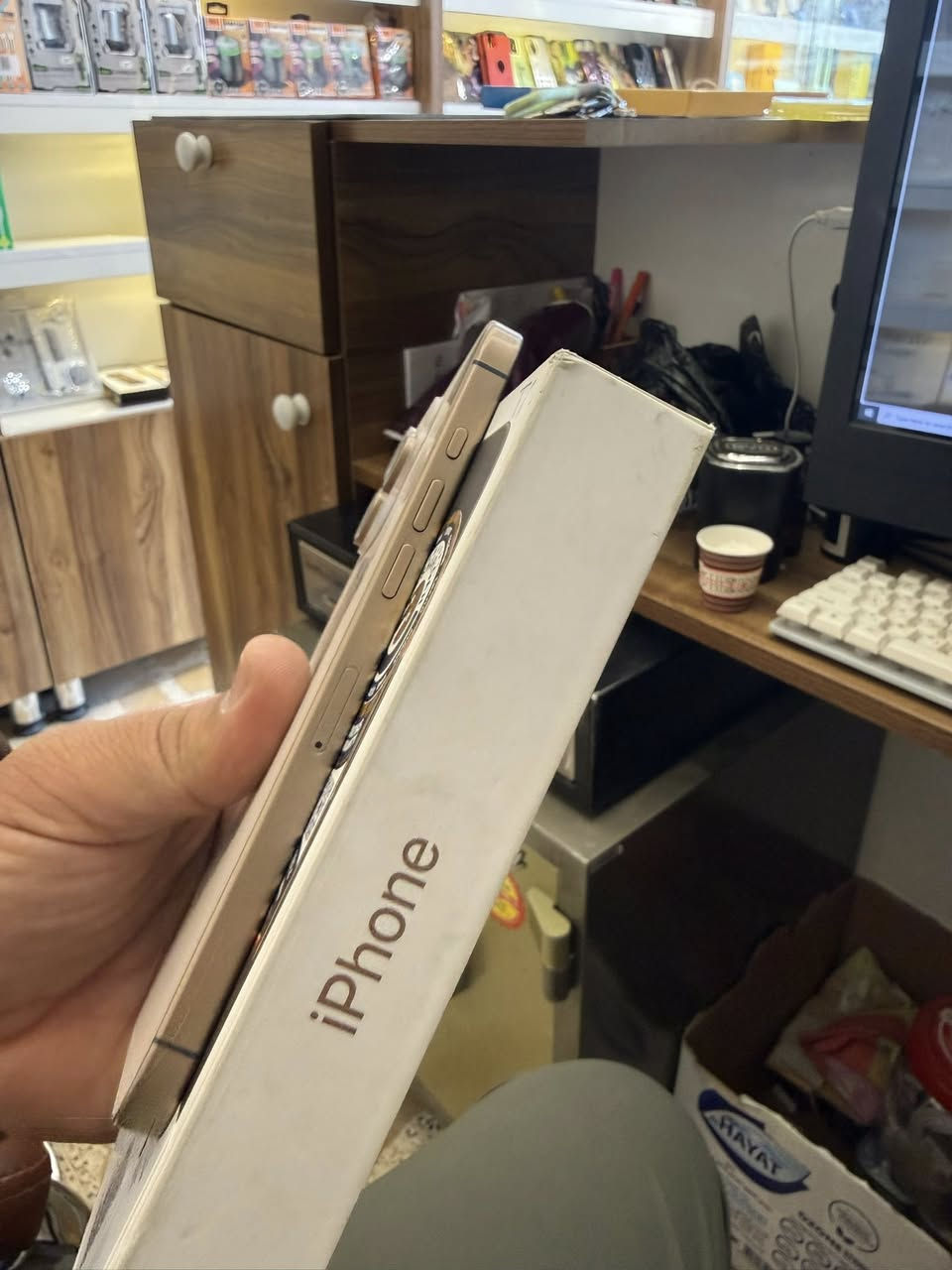 ١٦ برو ماكس باتري ٨٨ 
٢٥٦ 
ضمان وكالة abm 
بيع او مراوس ١٣٠٠
مكاني بغداد 
***********
