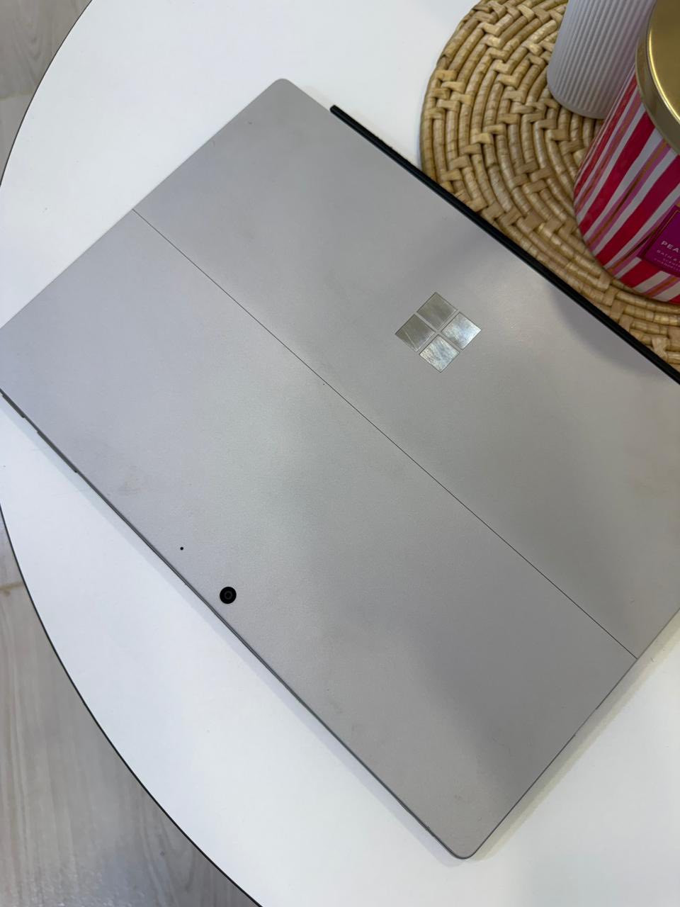 السلام عليكم
Microsoft surface pro 7 plus
I5 gen 11th
Ram 8 gb
128 gb
Win 11 pro original 
نظيف جدا وحالة البطارية ممتازة
ملحقات كفر اصلي + كيبورد وشاحنه اصليات
السعر المطلوب ٦٥٠ وبيه مجال ان شاء الله
مكاني بغداد 
***********
