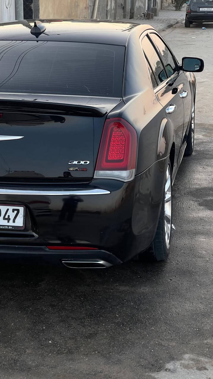 السلام عليكم اوباما كصه جنطه موديل 16فول موصفات عده الفتحه سيارة جديدة ماشيه 70 تخم تأير باتري جديد حداديه جديده متومه طبق الاصل مو كلاوات موجود وتساب ***********مكاني العمارة
