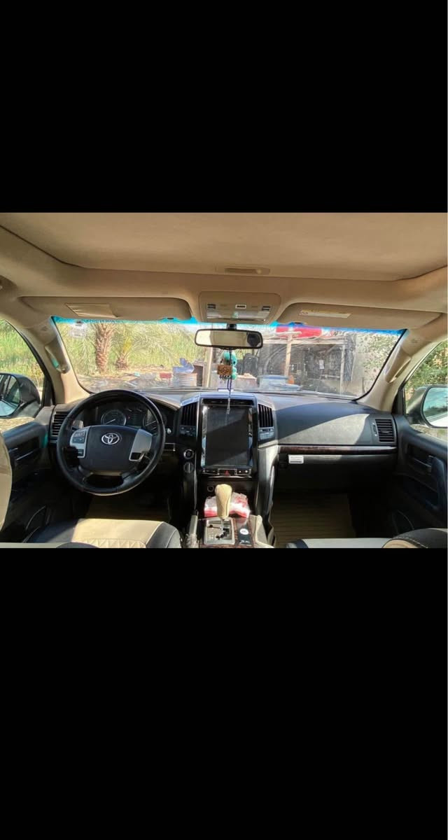 لاندكروز 2010 سيارة مكفولة كفالة عامة رقم أربيل دولي بأسمي مواصفاتGXR المعروفة V6. 

*********** النجف, العراق
