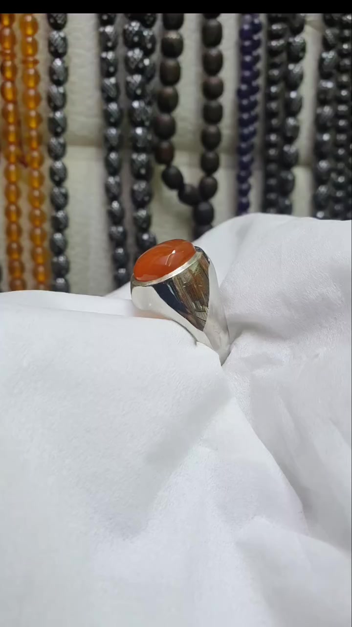 الماس اليمااااني 😅
هاذا يااخوان عقيق يماني لون مشمشي طبيعي %100 مترش تراااش ملكي
#مزاد_ابو_اشرف_اليمني


**إذا كنت صاحب هذا الإعلان وتريد حذفه لأي سبب، رجاءا أرسل رسالة إلى الدعم الفني**