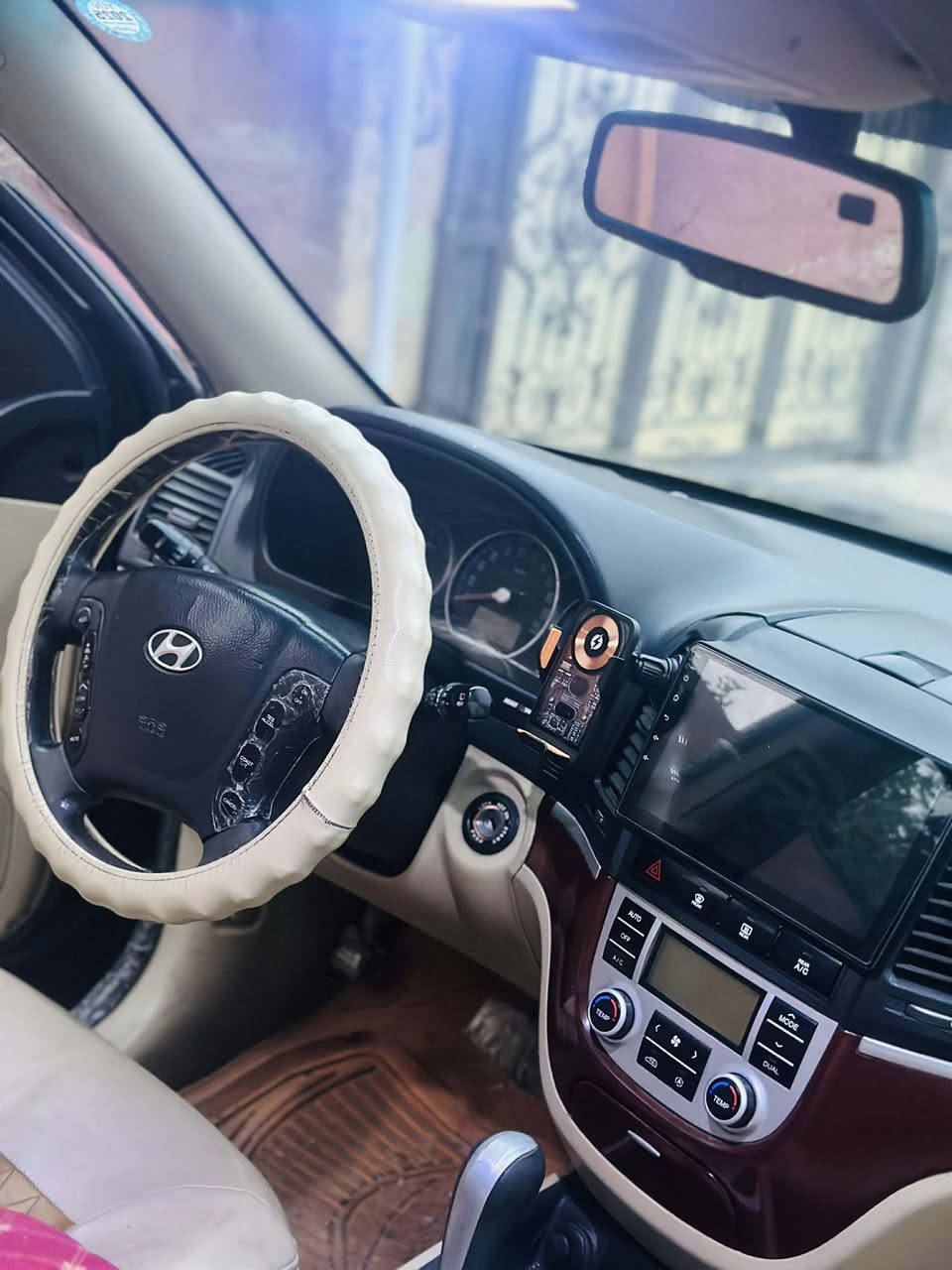 سنتافي 2008خليجي محرك 2700 6 سلندر جامرلغ سايق الخلفي تعديل بارد قليل  جامرلغ سكن اقل الشبر ضربة سيارة نظيفة شرط الفحص 
السعر 135$
للتواصل ***********
