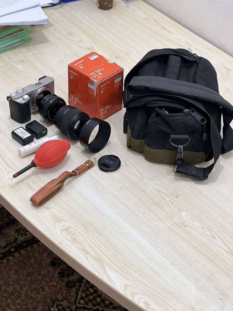 السلام عليكم اخوان 
كامرتي للبيع نظيفة ومرتبة ومامتعوبة وتفيد المبتدأين بمجال التصوير الملحقات كدامكم تفيدكم بلجلسات والاعراس والمناسبات وتصور 2k وشاحنتها وياها 
الكامرة والعدسة البلادية و البطاريات 2 وحزام ايد وعدة تنظيف وحقيبة سعرهن 500 الف 
العدسة 50mm سعرها 200 نظيفه واستخدام قليل وياها كارتونتها والكتلوكات كلهن 
اخوان هذا سعر الكامره ابحدها وسعر العدسه ابحدها اذا تاخذهن كلهن سويه اتساهلك بلسعر  الكامرة
Sony a6000
دقة 24ميكابكسل حقيقي 
كروب سنسر 
تصوير فيديو 2k
400 نقطة فوكس 
تصويرها بليل رهيب 
هواي بيها مودات للتصوير
متغيرة العدسة يعني جيب عدسات رياضي وشد عليها 
وياها عدسة جلسات قياس 50 ملم 
وبلعافيه عالياخذها
مكاني ناصرية مركز متواجد عالخاص بكل وقت


**إذا كنت صاحب هذا الإعلان وتريد حذفه لأي سبب، رجاءا أرسل رسالة إلى الدعم الفني**