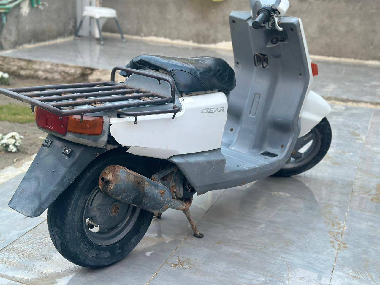 سلام عليكم دراجه بيكم للبيع كلشي شغال  السعر 350 وبيها مجال العنوان كربلاء شارع الرجديه  التواصل الرقم  ***********
