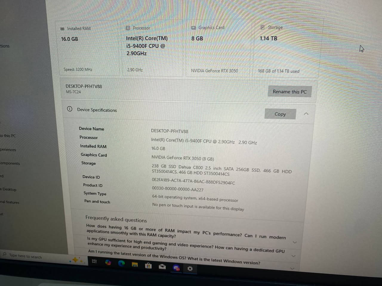 مواصفات التجميعة (الكيس والشاشة)
المعالج: Intel Core i5-9400F

​كرت الشاشة: NVIDIA RTX 3050 8GB

​الرام: 16GB DDR4 (2x8) 3200MHz

​المذربورد: MSI Z390M-S01

​التخزين: SSD 256GB (للنظام) + HDD 1TB (500GB x2)

​الباور والكيس: Power 500W + Case Galaxy

​الشاشة: MASS 24" / IPS / FHD / 144Hz

​النظام: Windows 10 Pro 

​💰 تفاصيل الأسعار (بالدينار العراقي)

​سعر الكيس (وحده): 700 ألف

​سعر الشاشة (وحدها): 125 ألف

​العرض الكامل (كيس + شاشة): 800 ألف
***********
