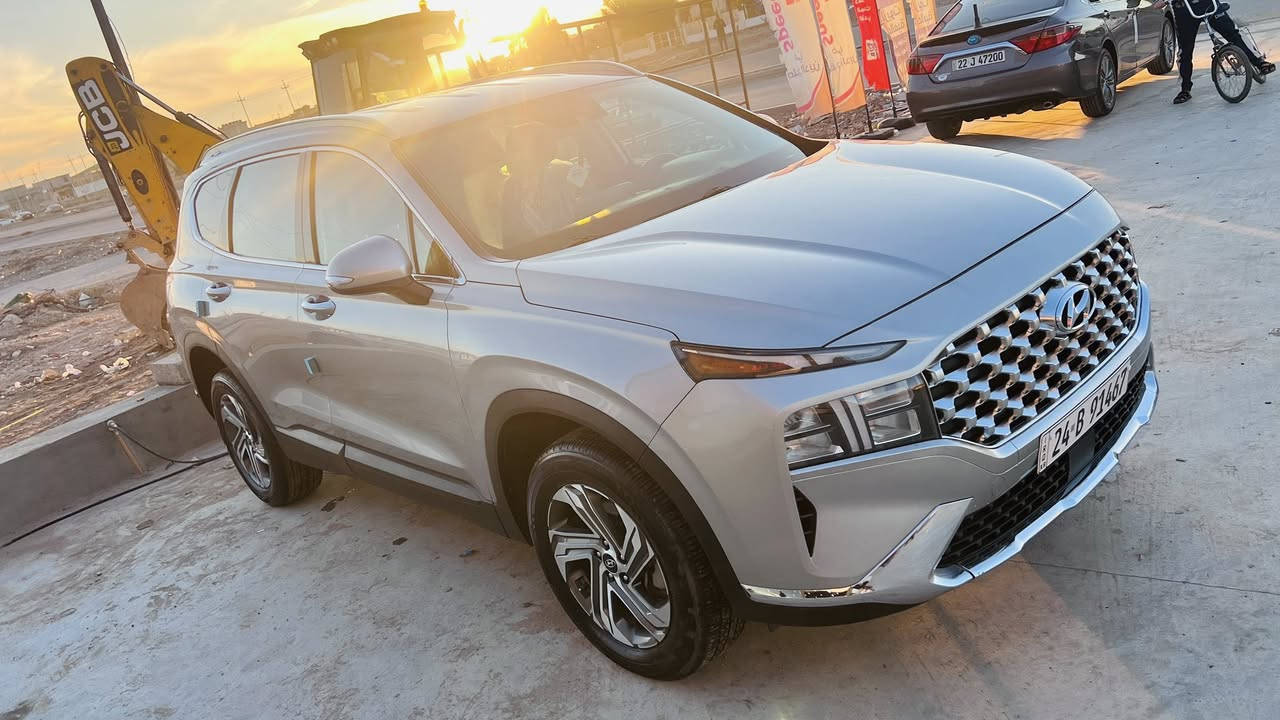 سنتافي 2023 لون سلفر  
٤ سلندر ٢٥٠٠
بصمة 
داخل رصاصي
كشن كهرباء  
تحكمات ستيرن 
توقف ذاتي تحديد مسار 
كاميرات  
حساسات أمامي 
حساسات خلفي 
تبريد  قطعتين 
تشغيل عن بعد 
شاشة لمس عريضة
كير بصمـه  
السيارة ماشية 25 الف ميل
السيارة فول مواصفات عدا بانوراما 
صور الضرر بالمنشور
السعر  210   بيها مجال قليل
مكان السياره بيجي /قرية المزرعه 
موبايل***********
