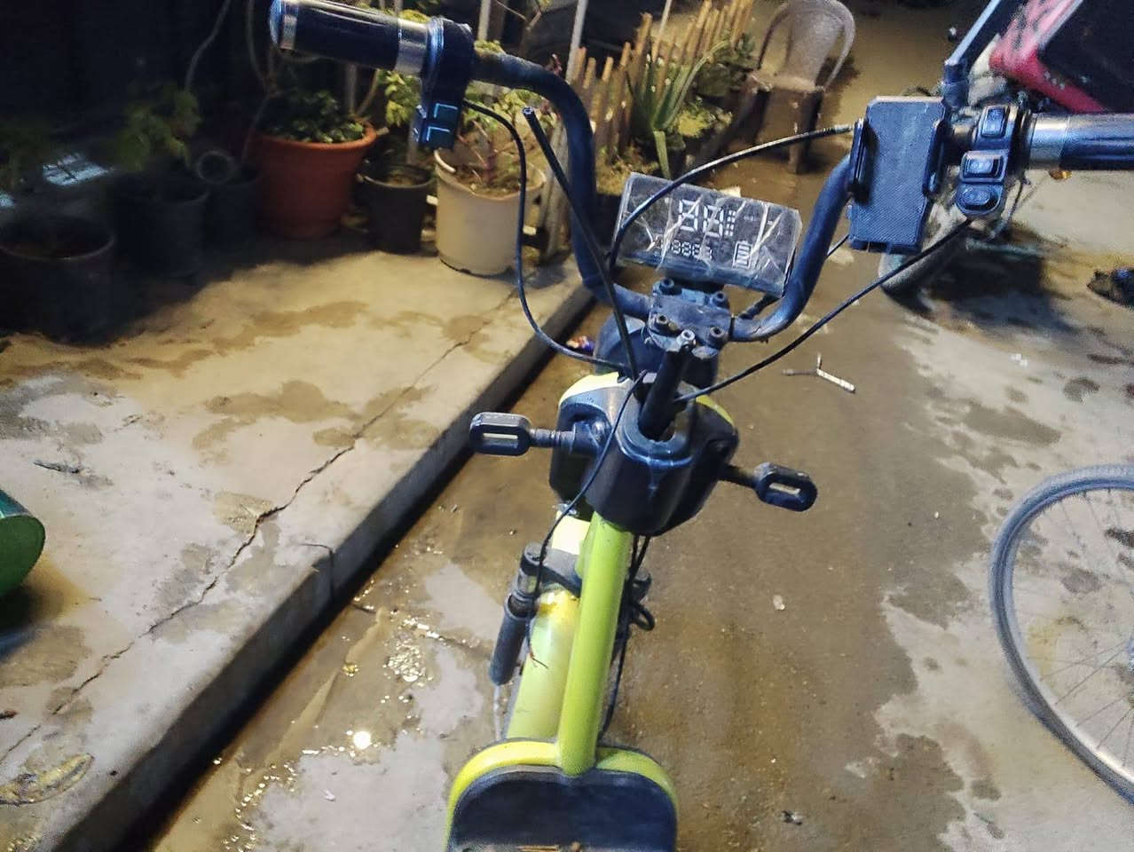 السلام عليكم
دراجه شحن للبيع نقوصاتها

ديسك خلفي  نقص قطع برك امامي فقط قاعده جاملغ خلفي هورن  وحساس ميطلعن غراضها بزايد 50 الف غراضها 

خمس بطاريات

السعر خاص

المكان حي الفرات 

*********** واتساب
