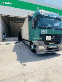 السلام عليكم سيارة قطر مقطورة  موديل 2004 السيارة فول مواصفات  تنباع كامل تنباع شخصي ***********@***********
