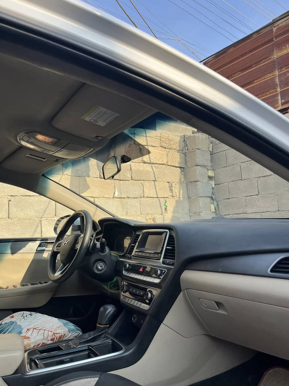 بسم الله الرحمن الرحيم 
سوناتا 2019  خليجي 
ماشيه 207الف وقابل لزياده 
مكفوله كير محرك 
الضربات موضح بصوره 
رقم بصره سياره بسمي 
العنوان البصره الهارثه
