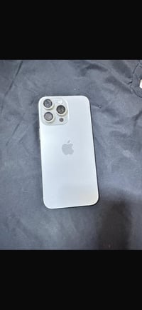 ايفون ١٥ برو ماكس • فضي • بصرة