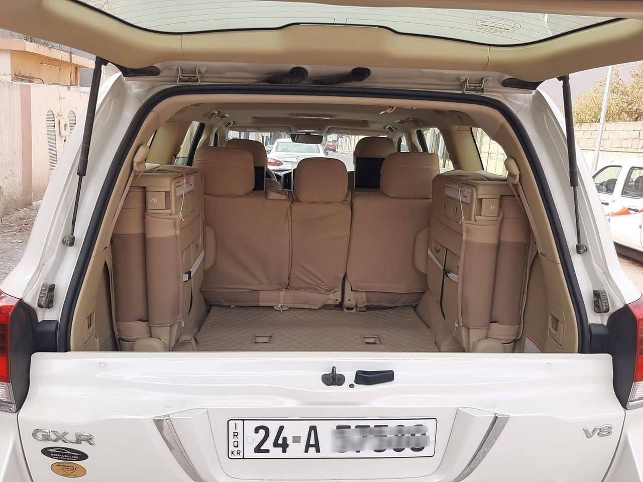 للبيع
سعر 540$
جكسارة موديل 2017 ماشية 76 ألف كيلو متر 
شركة سيد نهرو 
محرك v8 كير اوتوماتيك شرط ما مفتوح 
رقم دهوك دولي رقم وهزة وسنويه جديد بأسمي شرط التحويل 
🚫بدون ضرر بدون صبغ بدون ملاحظات نهائيا 
سيارة جديدة كلها وضع شركة 
فول مواصفات GXR
موصل الايسر 
***********
***********
