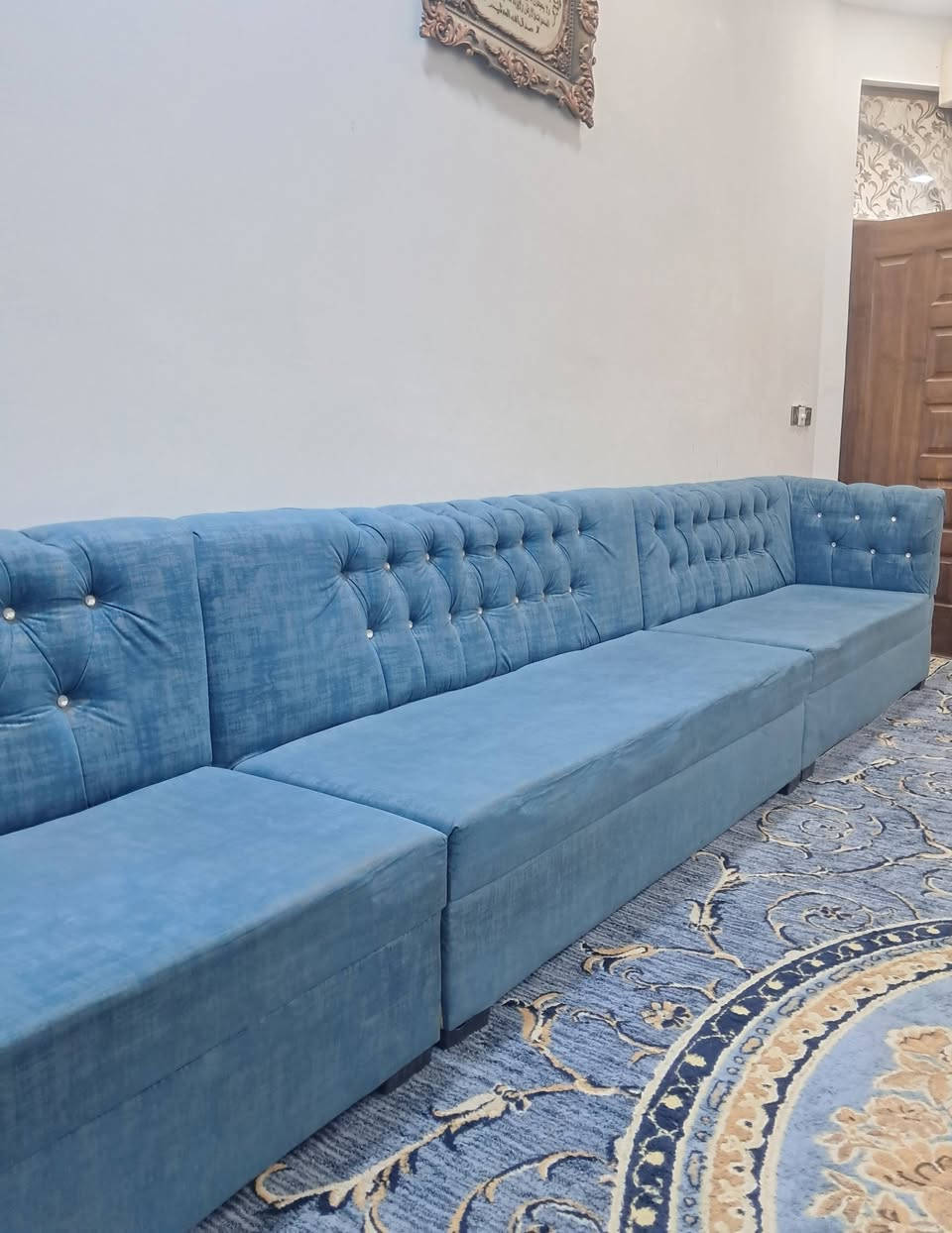 ديوان قنفات بدون زاويه السعر ٣٠٠ الف
العنوان / حله الي يحب يتصل على هذا الرقم 
***********
