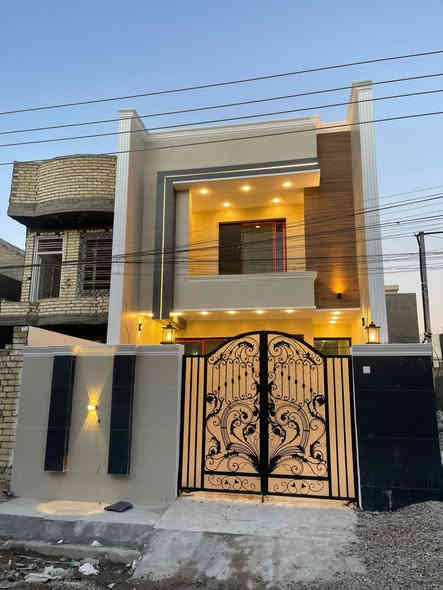 🔺 المساحة : 150متر 

🔻الواجهة: 6 م.        🔺النزال: 25 م.  

🔹سنه البناء قيد الانشاء  (5 غرف نوم سويت)

🔷بناء حديث درجة اولى مع خدمات راقية:
      🔹   ارضيات طابقين مرمر
      🔹️باب الصالة قاصة محكم الغلق 
      🔹️الابوب تركيه درجه اولى
      🔹️الشبابيك المنيوم تركي
      🔹️المحجر المنيوم  تركي 
      🔹️الصحيات نوع تركي
      🔹نظام( كامرات+انترنت+سبالت)انابيب 
      

🔶الطابق الارضي: 
 
       🔸️مدخلين 
       🔸استقبال. 
       🔸️صالة 
       🔸️مطبخ مستقل. 
       🔸️خدمات صحية 
       🔸️ منور  
       🔸️غرفة نوم كبيرة
       🔸حديقة داخليه

🔶الطابق الاول: 
 
       🔸️3 غرف نوم كبار +(سويت)
       🔸️خدمات صحية 
   
📌موقع الدار:
     ديوان المخابرات خلف شارع 60. في حي الجهاد. 

______________________________________________

للاستفسار 
او الاتصال على الارقام التالية

***********
