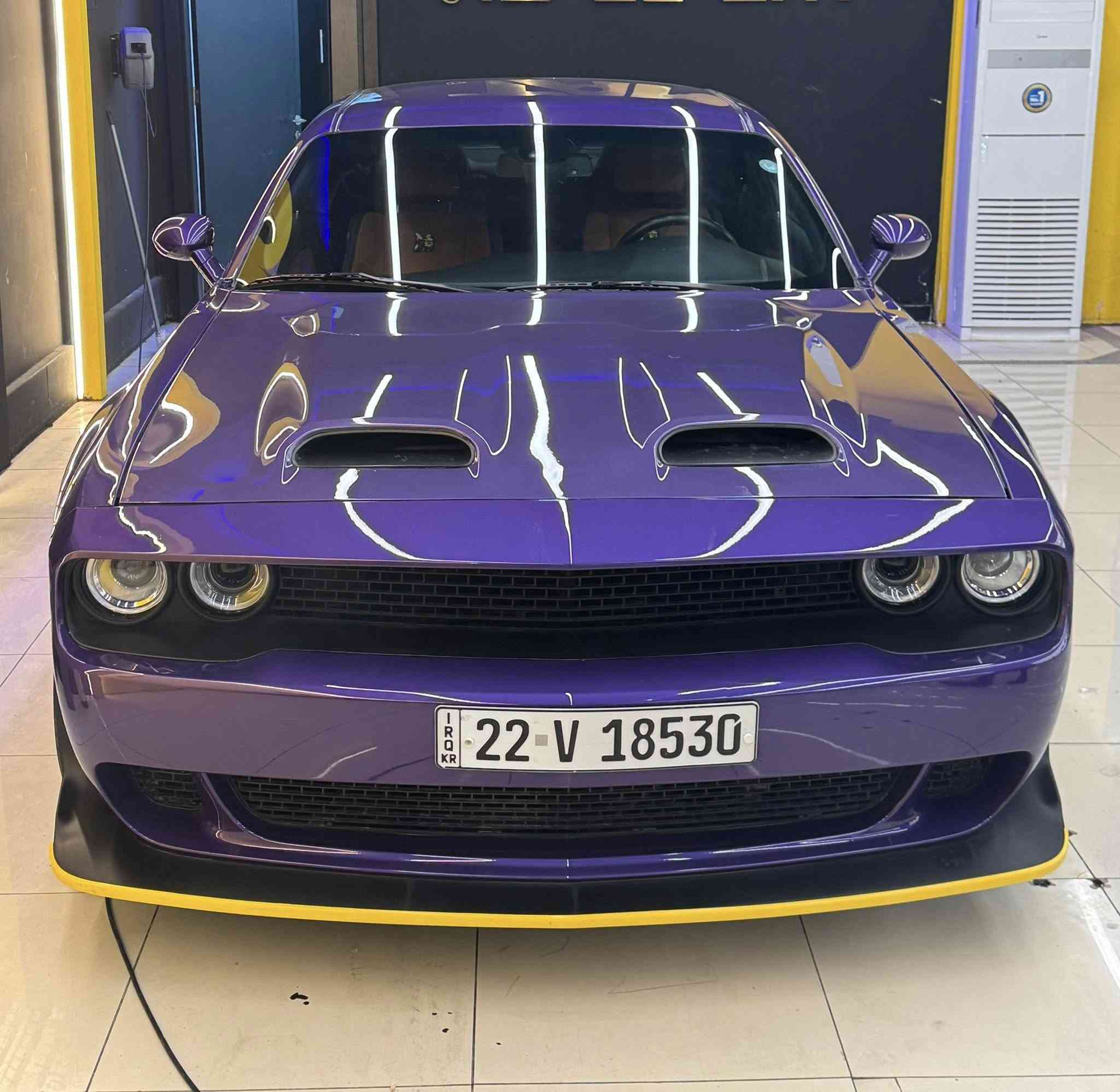 سلام عليكم♥️
دوج جالنجر 2023 sxt للبيع او مراوس حسب القناعه♥️
لون مميز بنفسجي💜
ماشيه 39 ميل قابل للزياده 
عليها وايد بدي يدوي
حادثها جداً خفيف وصور حادث والسونار كله موجود
لغد شاصي كير محرك كله كفاله 
بيها قطعتين السياره
سعرها٢٤٠ للاستفسار على الرقم فقط 
***********
