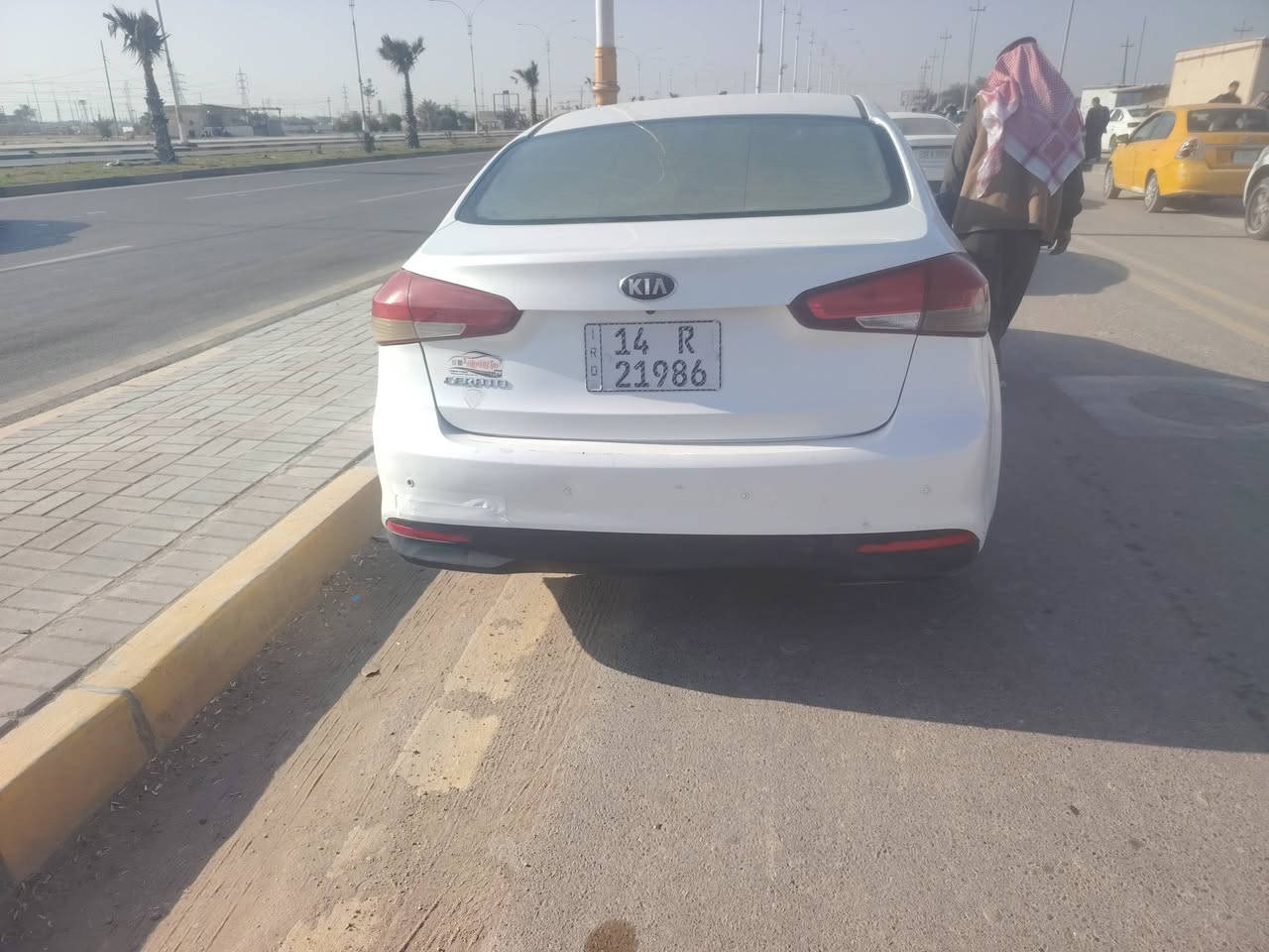 سيراتو مديل ٢٠١٧ للبيع او مراوس 
ضرر بنيد تبديل سياره جديده سنويه لل٣٠ بسمي  ماشيه ١٥٠ مكانه سماوه قضاء الرميثى جاهزه سياره مكينه وكير كفاله تبريد تتدفاه جاهزه مانقصه برغي
السعر ١٢٥ وبيه مجال حك جيه
رقم تلفون ***********
