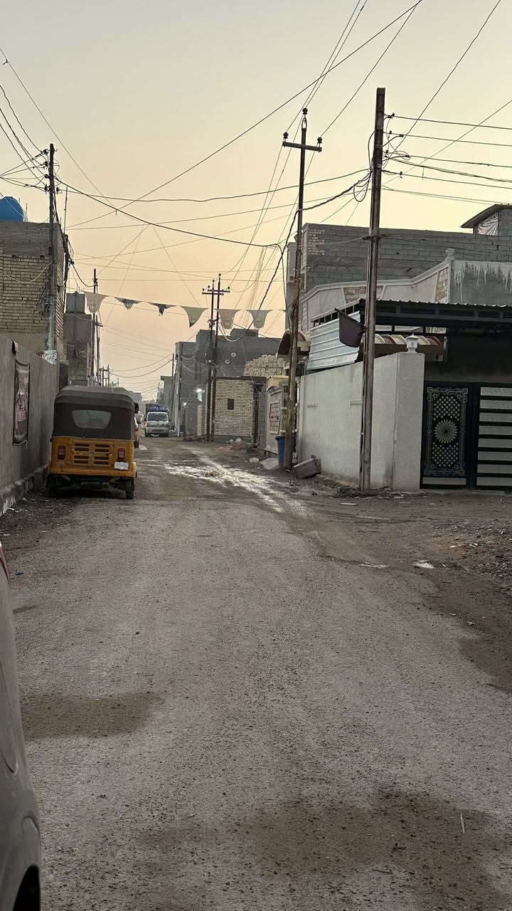 السلام عليكم قطعة ارض زراعي للبيع سند٢٥ بمنطقة السويب بفرع عقيل ابو الدهن المساحة ١٢٠ واجهة ٧ ونزال ١٧ المنطقة كاملة من الماء والمجاري والكهرباء السعر ٣٣ وبيه مجال الاتصال على الوات ساب ***********
