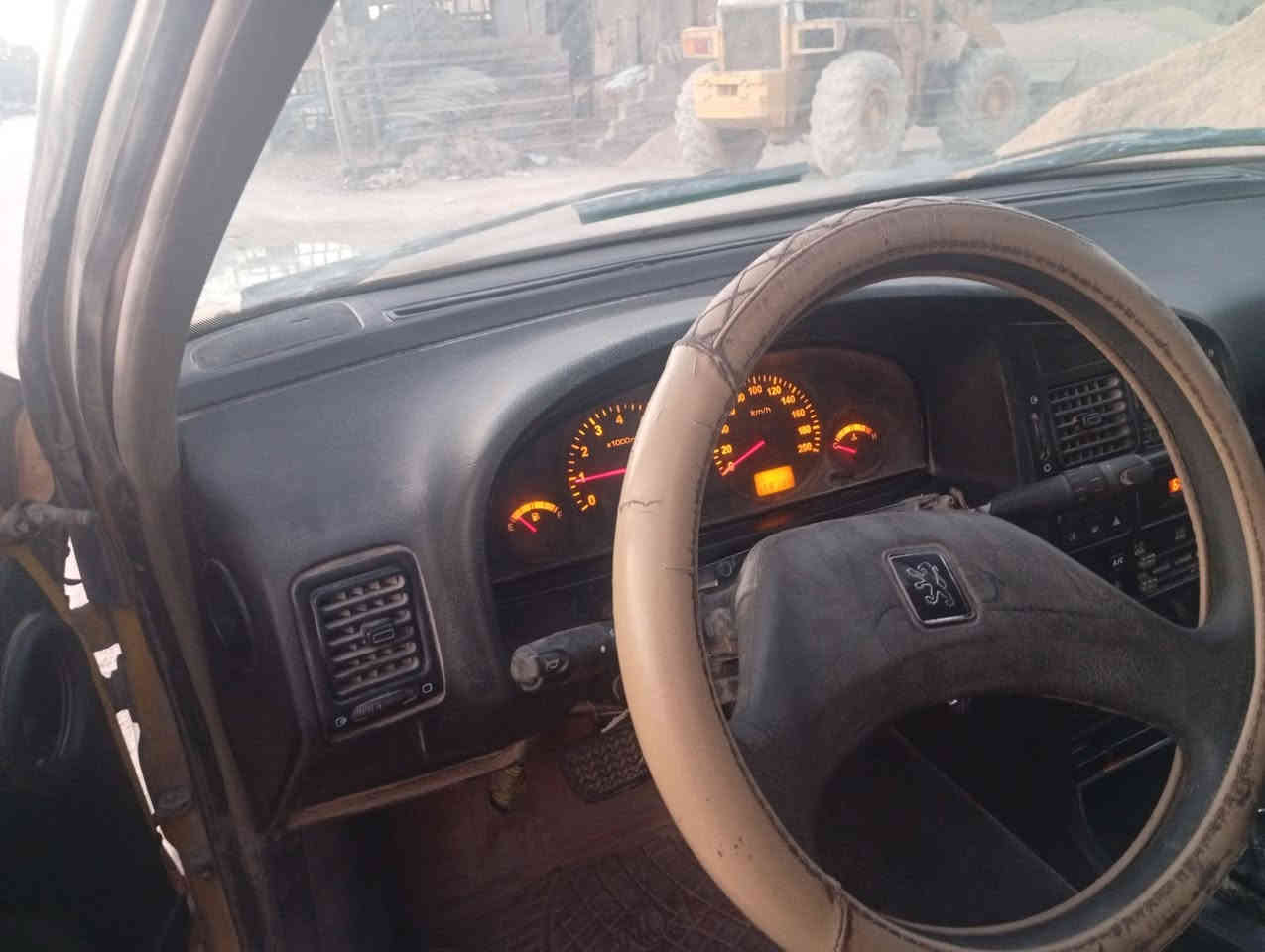 سلام عليكم بيجو روى محور ونجي ياباني اوتو مكينه تبخر شغاله سياره نكره سلف مكانه كربلاء السعر 8 ورقات وبيه مجال حك جيه فقط ***********
