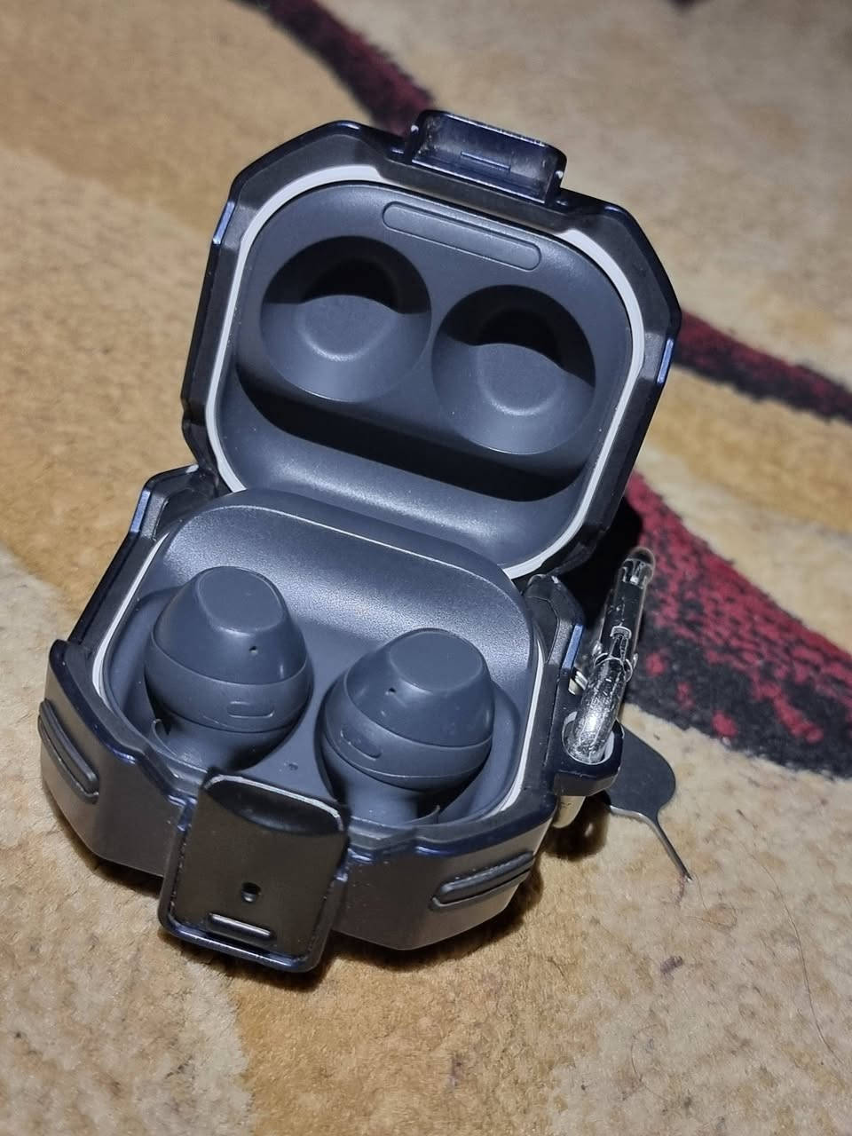 Buds FE , 
نضيفه شغاله كاملة عزل فول ضمان عين الفهد 60 الف موجود توصيل
***********
