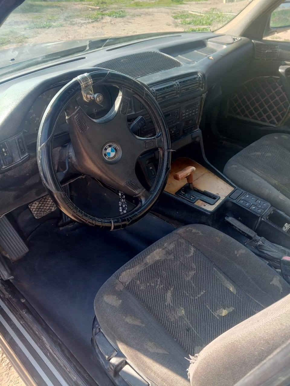 السلام عليكم للبيع بي ام ٥٠٠ للبيع او مراوس بكيه السعر ٣٠ بيها الكير يخربط ***********
