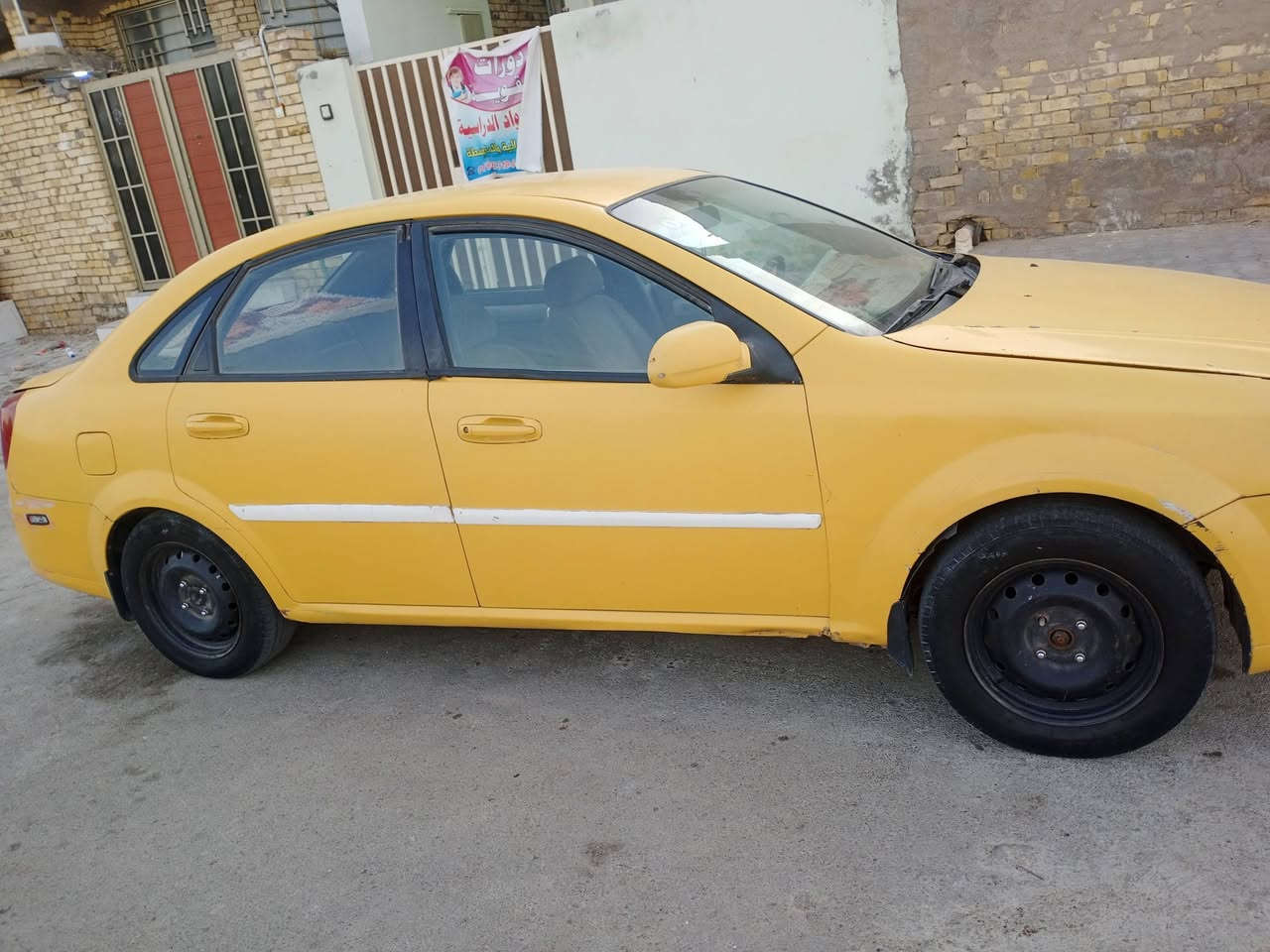 فورنزه موديل 2007 بسمي مكينه مكفوله بس الكير بي طبك وبيه معجون لكاط قليل ***********
