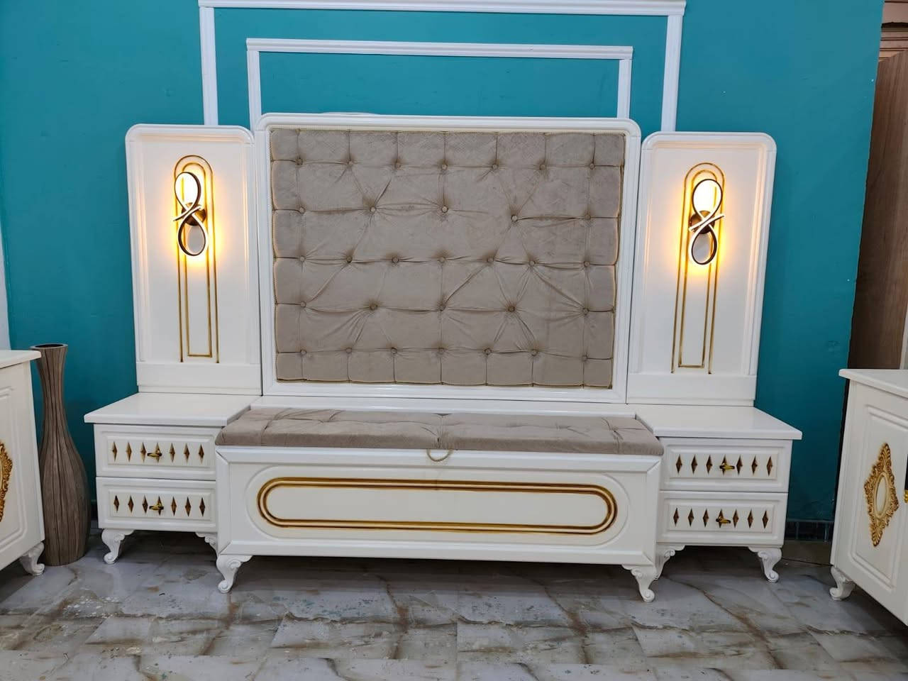 متوفر انواع الغرف العراقيه
التصميم تركي الخشب بلوك 
كل الغرفه 
العنوان ناصرية 
***********
