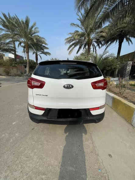 السلام عليكم
كيه سبورتج موديل 2012 خليجي 
السياره مكفوله كفاله عامه 
من صبغ ومن ضربه ومن فتح وتبديل
بنرامه تحكم ستيرن اشاير بل مري حساسات 
داخل صاج يده نيكل مكينه الفين دوش 
مكان بغداد السعر 147وبيه مجال حك الجيه 
***********
***********
