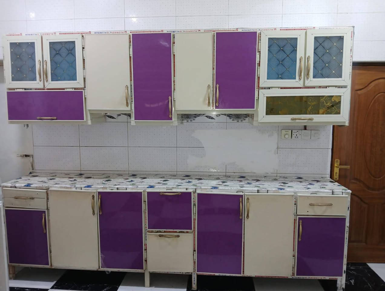 كاونتر لبيع ب٣٥٠الف قياسات ٣ متر استفسار ***********
