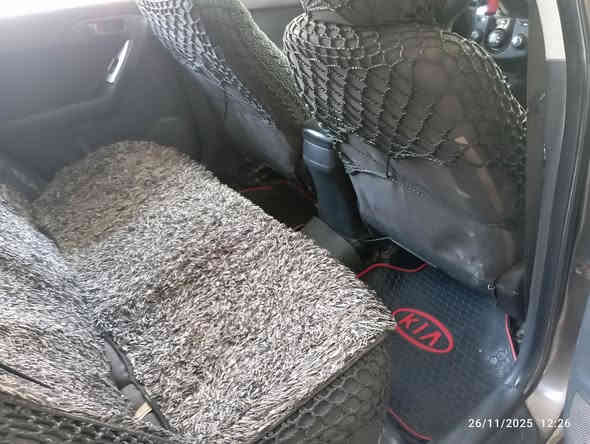 سلام عليكم سيراتو للبيع بدون مواصفات رقم اربيل انكليزي بسمي السياره بيه طخ قليله  بداية البنيد  وشخوط قليله السياره مكفوله من الصبغ والتبديل السعر 100$
للاستفسار *********** ...***********
