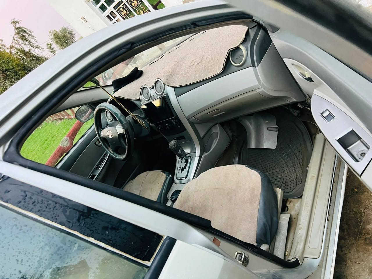 سلام عليكم بيوايدي مديل 2013 رقم دولي بسمي سنوية 31 جديدة محورة محرك وكير كولاة نحلة بيهة جراد شوفت عينك مكان سيارة ديالى بلدروز *********** سعر 45 وبيهة مجال
