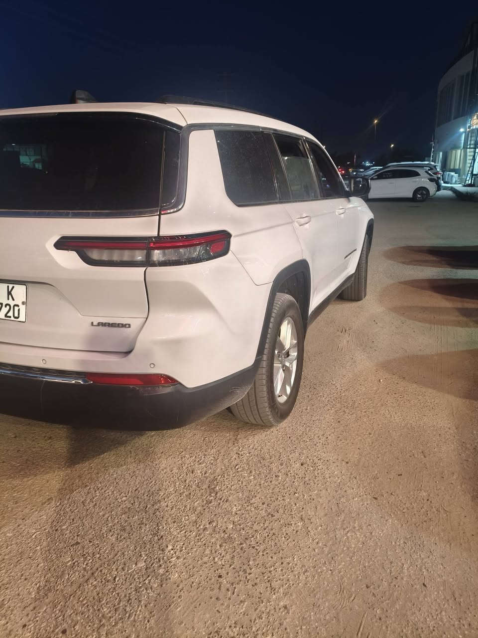 جيب لاريدو ٢٤ وارد امريكي ماشيه ٢٢الف رقم بغداد بسمي سياره جديده للبيع
السعر ٣١٠ 
***********
