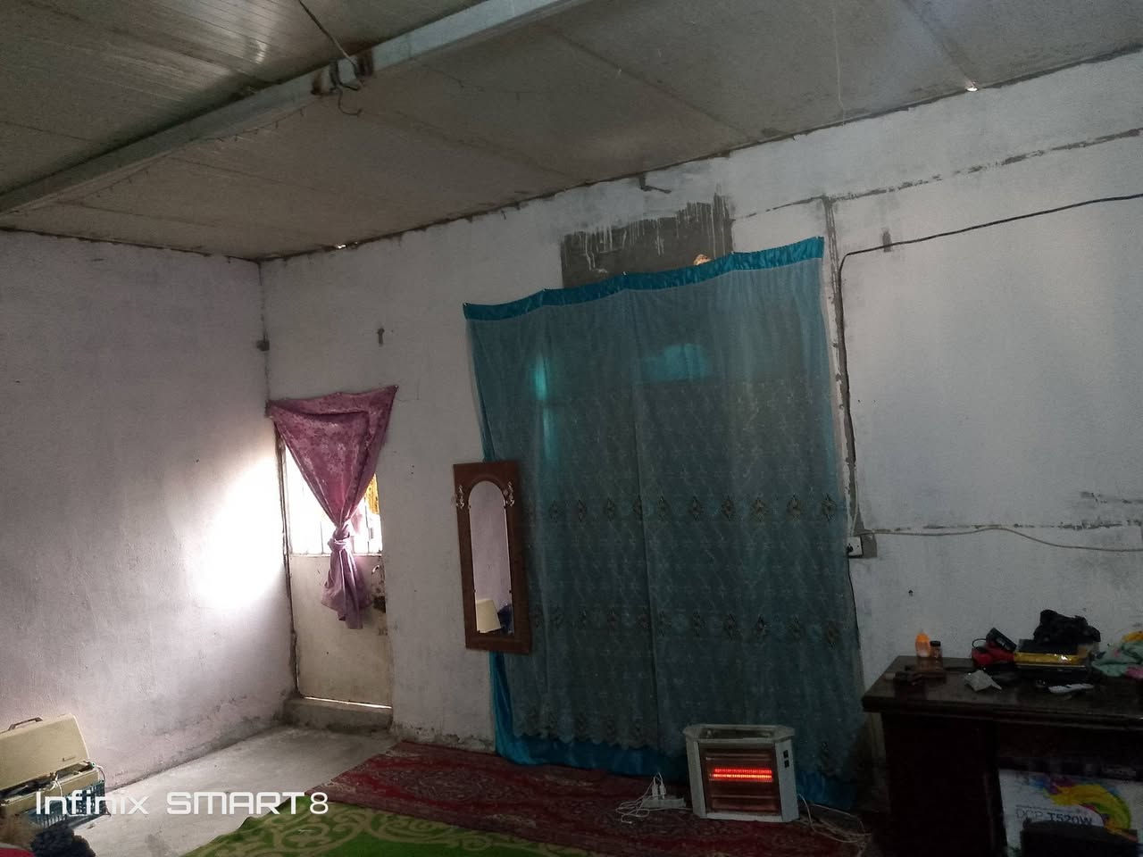 بيت في مطقت الحميديه بشارع مدارس تبليط مجاري كهرباء كامله خدمات مساحت لبيت ٢٠٠متر سكف ماله سندويش سعر لبيت ٢٥ وبيه مجال متواجد غلخط فقط رقمي ***********ابوعباس
