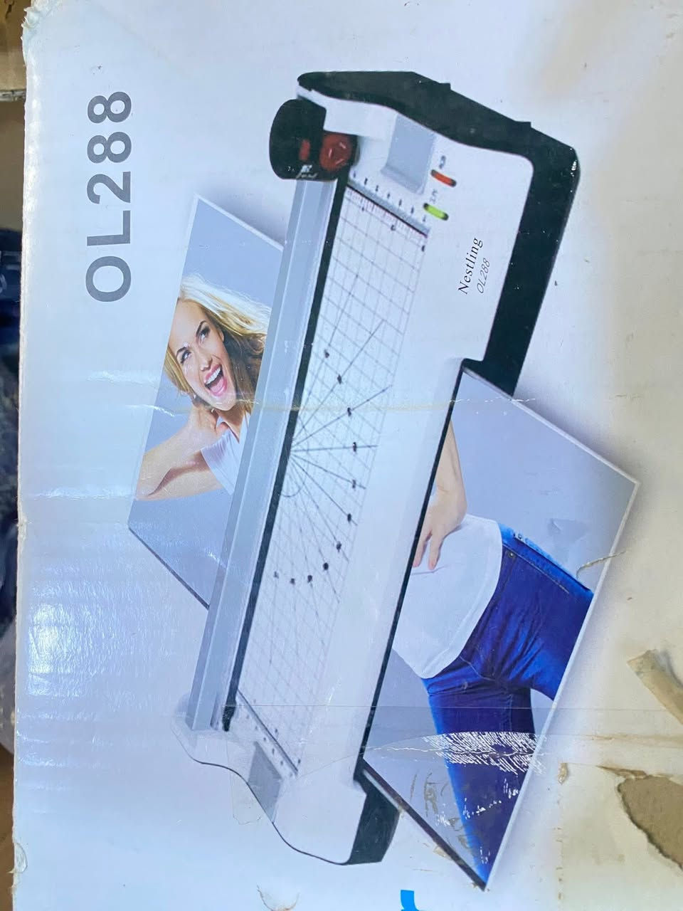 توفر 
#كابسة_حرارية
مع ملحقاتها من تغليفات كبس القطعة امزون جديدة فقط كارتونه تعبانه تفاصيل اكثر مراسلتي على الواتساب /***********$$$$السعر50الف غير قابل للتفاوض ويجود توصيل إلى جميع المحافظات (((5)))
