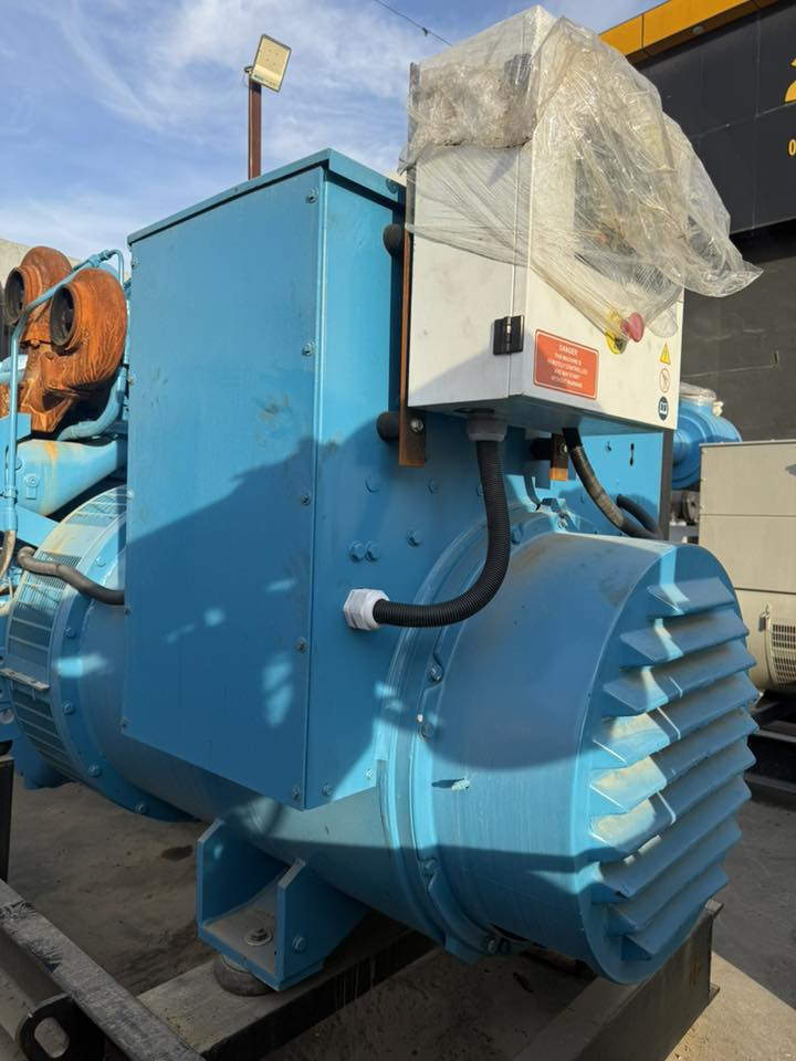 سلام عليكم 
للبيع مولده بيركنز (4008) 
ستندر ما مفتوح بلادي اوربي
توليد لوري سمر بلادي (1000) kv
العنوان أربيل // استفسار واتساب 
*********** / ***********
توصيل لجميع محافظات العراق موجود
