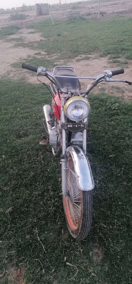 سلام عليكم
دراجة نامه 20 اوراق اصولي  مكينه زنجيل مفتوحه بس ولفات  سعر 350 وبيه مجال قليل الاستفسار عن طريق رقم الهاتف ***********
