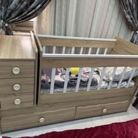 سرير طفل تركي • مستعمل مرتين • بجرارات للملابس