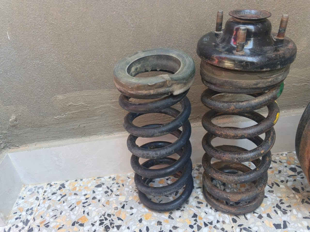 غراض للبيع كلمن وسعره اتصل على هذا الرقم بيه واتساب ***********
