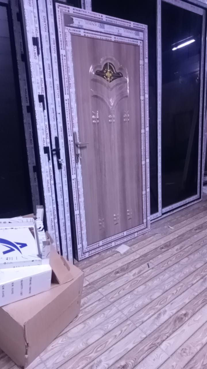 ابواب شبابيك جميع مايخص الألمنيوم مع ضمان العمل ***********فهد
