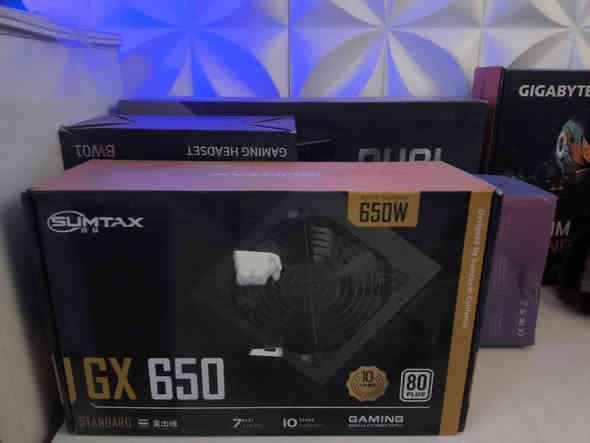 أكيد ✅
📣 للبيع – جهاز بث وألعاب متكامل بمواصفات عالية 🎮💻

💪 المواصفات الفنية للجهاز:

🔹 المعالج: Core i5 (الجيل 14) أو ما يعادله Ryzen 5 7600

🔹 المذربورد: B760 WiFi

🔹 الرامات: T-Force 16GB بسرعة 3600MHz

🔹 كارت الشاشة: ASUS RX 7700 XT 12GB

🔹 الباورسبلاي: 650 واط أصلي (80+ Bronze)

🔹 التخزين:M2 سريع

🖥️ الملحقات المضمّنة:

شاشة منحنية Curved مقاس 32 بوصة – دقّة 4K 🌈

سماعات احترافية بجودة صوت عالية 🔊

كاميرا بث مباشر 4K مناسبة للستريمر والبودكاست 🎥

مايكروفون احترافي بنقاوة صوت ممتازة 🎤

ميز (واجهة صوت) للتحكم في الصوت والمؤثرات 🎚️

الطاولة / الإضاءة / الإكسسوارات كاملة حسب الرغبة

📦 الكل جاهز للاستعمال مباشرة – نظيف جداً، استخدام خفيف، مناسب للبث المباشر، الألعاب، المونتاج، والتصميم.

💰 السعر المطلوب: 💵

1500.000 دينار عراقي ( بدون ملحقات  مع ملحقاتها 1650.000.

📍 الموقع: النجف الأشرف
يتوفر توصيل 

📞 للتواصل: (***********)
