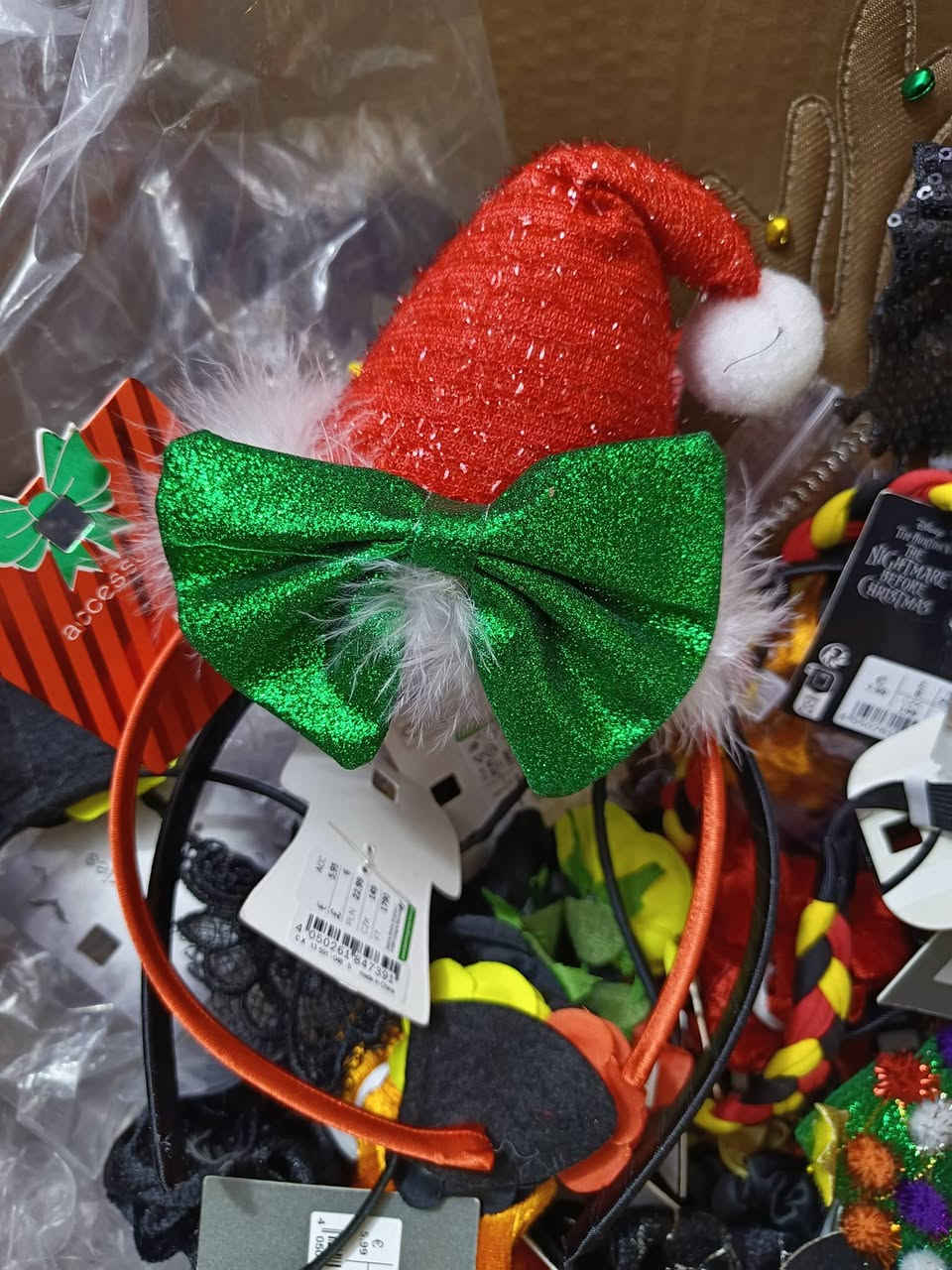 كارتون اكسسوارات تحتوي على 65 قطعة او اكثر قراصات طباكات وطوك
السعر ب15 الف


**إذا كنت صاحب هذا الإعلان وتريد حذفه لأي سبب، رجاءا أرسل رسالة إلى الدعم الفني**