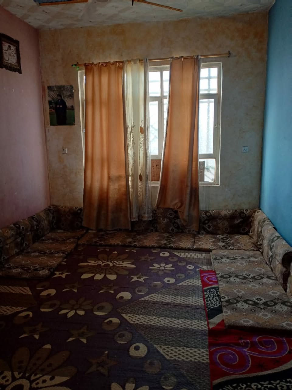 السلام عليكم
بيت  280 تحت البناء صب مسلح خمس غرف صالتين اربع حمامات مضيف 10 م مع مساحة 878 مدارس ماء كهرباء مولد يبعد عن شارع الزوار 700 م وعن الامام 10كم
طريق طوريج كربلاء


**إذا كنت صاحب هذا الإعلان وتريد حذفه لأي سبب، رجاءا أرسل رسالة إلى الدعم الفني**