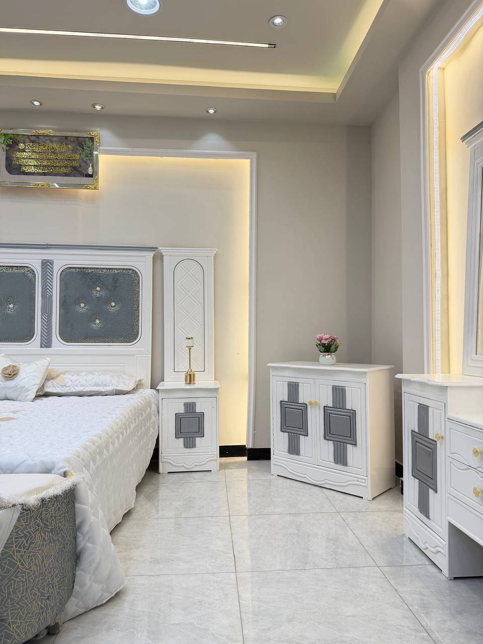 السعر // مليون فقط 😍

🔅تفاصيل الغرفة المرمري  ....

 خارج ٤ملم ام دي اف 🔺
وداخل معاكس ٣ملم 
صبغ حراري  درجة اولى 

عدد القطع  ٧ قطع 😍
🔺1 //جرباية  قياس  ١٦٠ × ٢٠٠ 
🔺//ميز جانبي ايسر قياس ٥٠
🔺2// وميز  جانبي  قياس ٥٠
🔺3// زاوية ارتفاع مترين عرض ٨٠
🔺4// وميز بلازمه  
🔺5//وميز مراية ارتفاع مترين عرض ١٢٠
🔺6// وكنتور ٦ باب  ارتفاع مترين و١٥ طول ٣ متر و١٥

القطعه الثامنة حسب الطلب شازلون
سعرها ٥٠ الف ❤️

(توصيل مجاني مركز بغداد )
التوصيل يشمل الشد مجاني 🔥
(اطراف ٥٠)
باقي المحافضات حسب البعد
شازلون سعرها ٥٠ الف
شازلون مخزن ٧٥ الف


**إذا كنت صاحب هذا الإعلان وتريد حذفه لأي سبب، رجاءا أرسل رسالة إلى الدعم الفني**